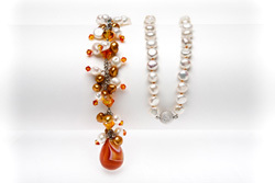 Süßwasser Perlenkette mit oranger Perlenquaste "Candy Pearl orange"