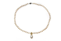 Kurze weiße Süßwasser Perlenkette "Pearl Affair white"